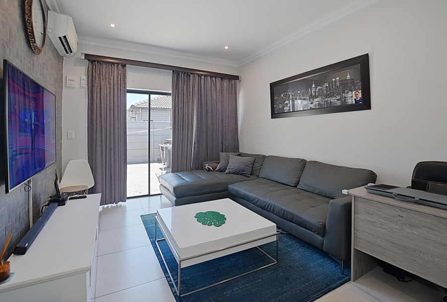 2 Bedroom Property for Sale in Parklands North Western Cape